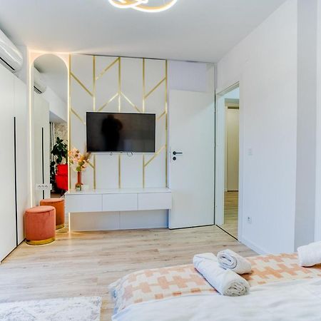 Hi Apartment Bucharest Luaran gambar