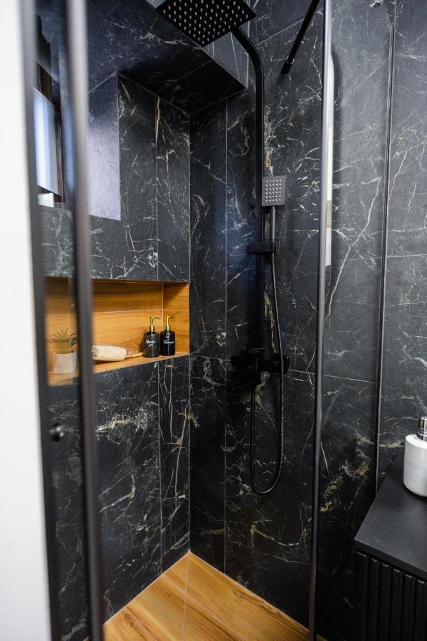 Hi Apartment Bucharest Luaran gambar