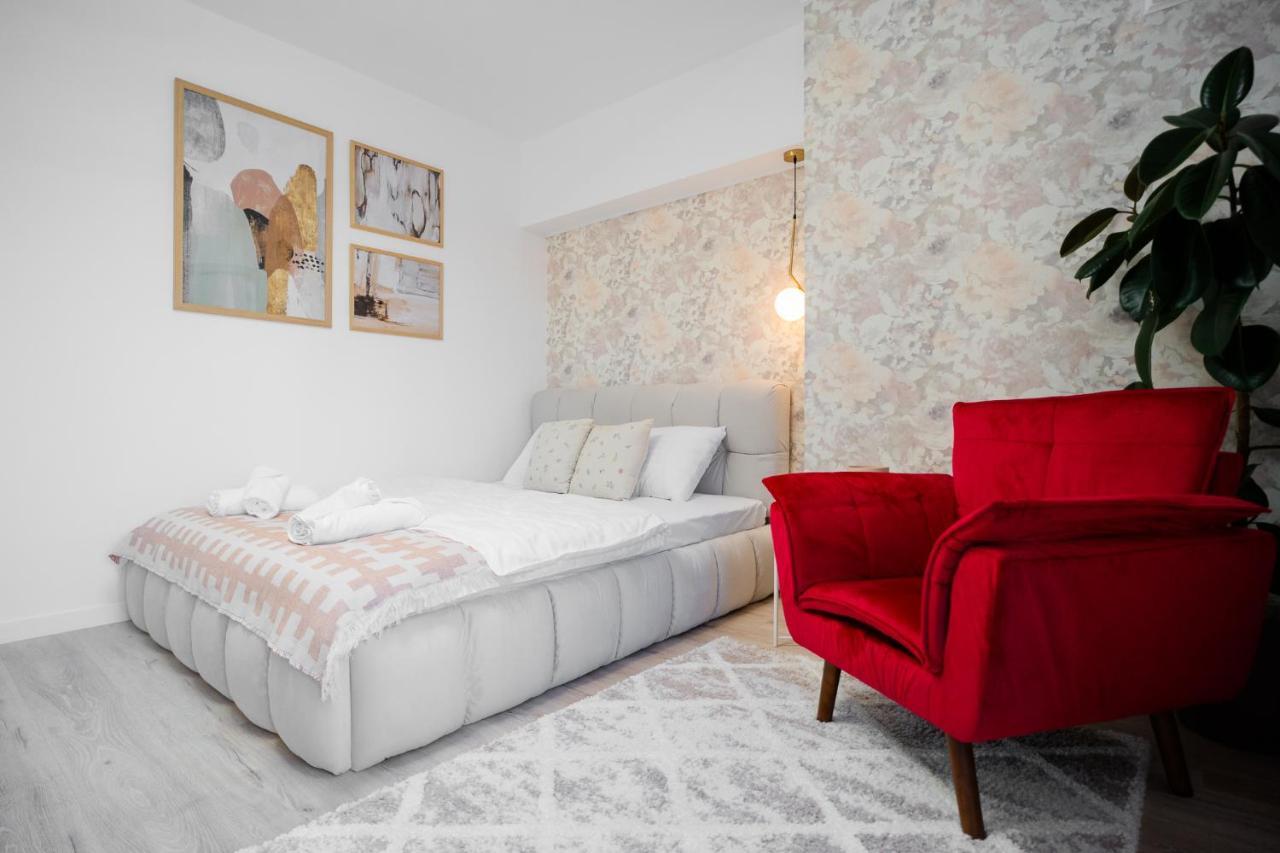 Hi Apartment Bucharest Luaran gambar